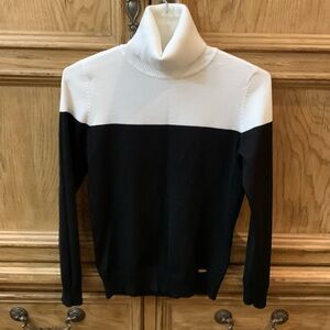 Calvin Klein Black and Créam Sweater
